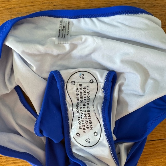 Amazon Blue Bikini Swimwear Set - Picture 8 of 8